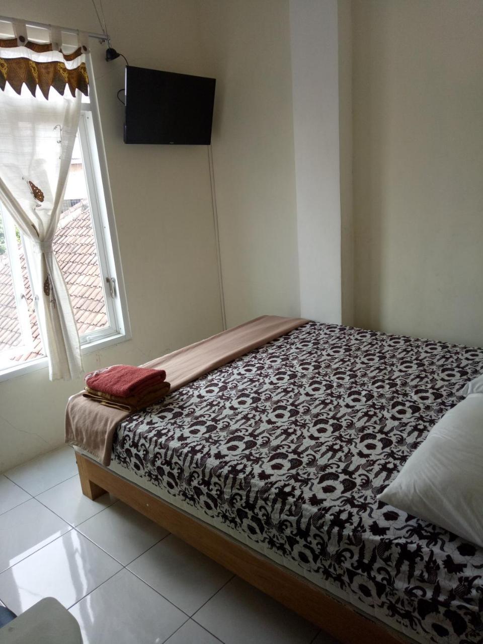 Losmen Fadel Malioboro Jogja Yogyakarta Exterior photo